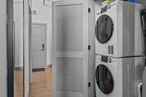 Brick & Bed Riverfront Lofts, G 301