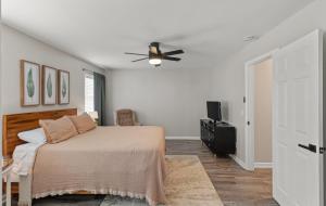 2 BR 25 BTH, 3 Beds,Dog Friendly, Stocked Kitchen