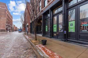 Brick & Bed, Riverfront Lofts in Saint Louis