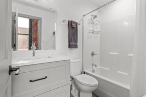 Brick & Bed Riverfront Lofts, G 304