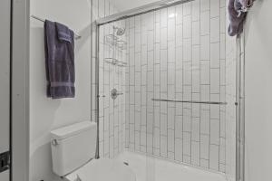 Brick & Bed Riverfront Lofts, G 304