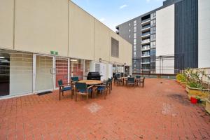 Central ACT Studio with Indoor Pool and Gym