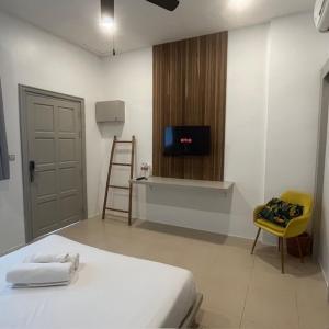 jungle pad accomodation