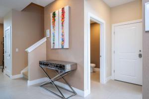 Modern Magic Village Home for 12 with Grill 3131