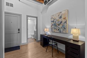 Brick & Bed Riverfront Lofts, G 302