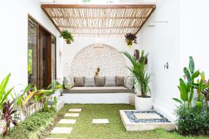 Tuntas Estate - 3 Bedroom Villas with Pools - Central Seminyak