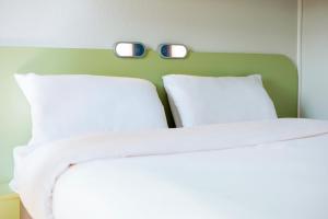 Hotels Ibis Budget Clermont Ferrand - Le Brezet - Aeroport : Chambre Double