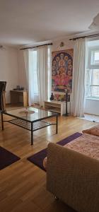 2 min Center Just In, Old Town Walk private room A