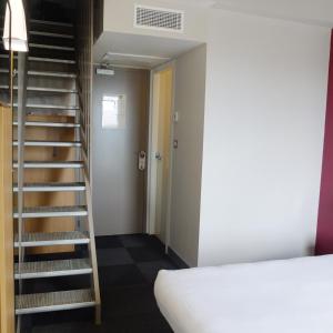 Hotels B&B HOTEL La Rochelle Centre : Chambre Quadruple Classique