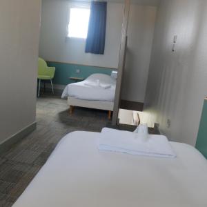 Hotels B&B HOTEL La Rochelle Centre : photos des chambres