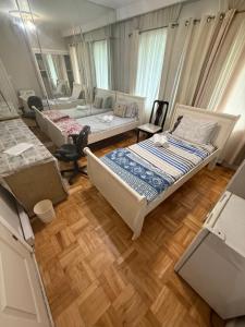 Private Room Not Entire Apt Steps DownTown 18Mins Airport