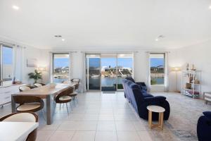 Serenity 24 - Waterfront Living on Hindmarsh Island