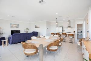 Serenity 24 - Waterfront Living on Hindmarsh Island