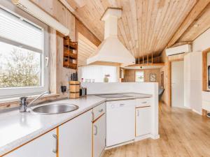 6 person holiday home in Vestervig-By Traum