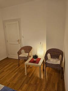 2 min Center Just In, Old Town Walk private room B
