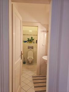 2 min Center Just In, Old Town Walk private room B