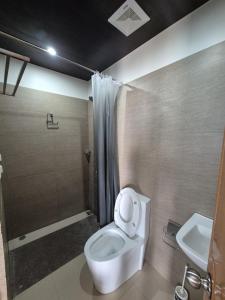 Eagles Nest Beach Resort Room 6