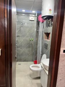 Cozy Flats Bnb 2 BHK Flat,Near Airport Delhi 303