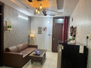 Cozy Flats Bnb 2 BHK Flat,Near Airport Delhi 303