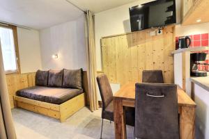 Résidence Boulevard - SUPER STUDIO DIVISIBLE PARFAITEMENT SITUE SKIS AUX PIEDS PROCHE DES COMMERCES MAE-7412