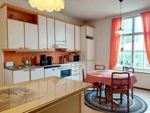 Taideniityn huoneisto Taika 1 - 6lle