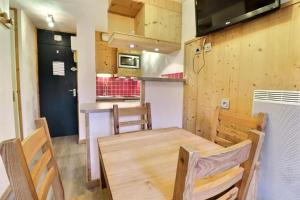 Résidence Dandy - CHARMANT STUDIO DIVISIBLE SKIS AUX PIEDS MAE-7418