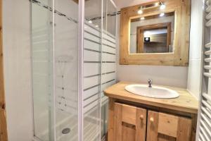 Résidence Proveres - AGREABLE 3 PIECES LABEL MERIBEL SKIS AUX PIEDS MAE-7435