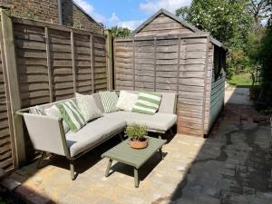 Two charming flats near Notting Hill