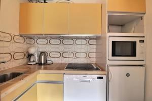 Résidence Plein Soleil - APPARTEMENT ENSOLEILLE, TV DANS LE SALON ET LA CHAMBRE MAE-7612