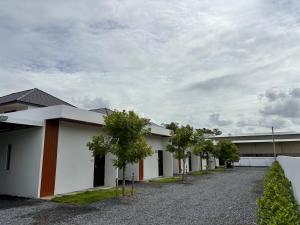 The Six Resort Lopburi