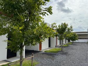 The Six Resort Lopburi