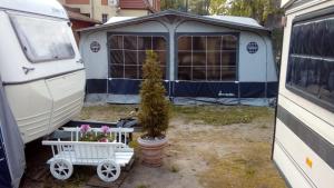 Domki letniskowe Przyczepy kempingowe Zacisze Mielno