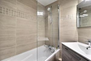 Résidence Creux De L Ours D - MAGNIFIQUE 2 PIECES ENTIEREMENT RENOVE SKIS AUX PIEDS MAE-9444