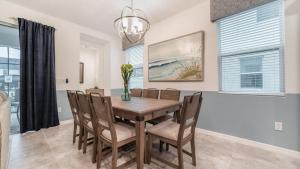 Private 5 Bed 4.5 Bath Townhome - Cozy family vacation home sleeps up to 11 guests