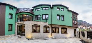 4 star viesu māja Pietrele lui Solomon Brašova Rumānija