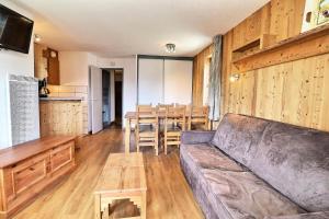 Résidence Grand Bois A - CONFORTABLE 2 PIECES + CABINE, IDÉALEMENT SITUÉ, SKIS AUX PIEDS ET PROCHE DES COMMERCE MAE-1994