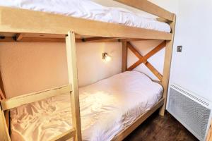 Résidence Grand Bois A - CONFORTABLE 2 PIECES + CABINE, IDÉALEMENT SITUÉ, SKIS AUX PIEDS ET PROCHE DES COMMERCE MAE-1994