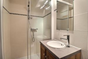 Résidence Grand Bois A - CONFORTABLE 2 PIECES + CABINE, IDÉALEMENT SITUÉ, SKIS AUX PIEDS ET PROCHE DES COMMERCE MAE-1994