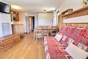 Résidence Grand Bois A - CONFORTABLE 2 PIECES + CABINE, SKIS AUX PIEDS ET PROCHE DES COMMERCES MAE-2004