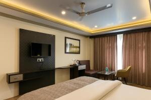 Crown Plaza Residency