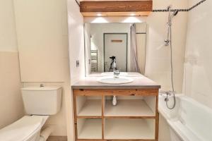 Résidence Grand Bois A - CONFORTABLE 2 PIECES, SKIS AUX PIEDS ET PROCHE DES COMMERCES MAE-2074