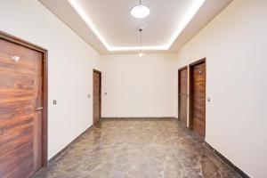 Super Collection O Sector 108 Noida