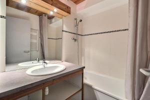 Résidence Grand Bois A - CONFORTABLE 2 PIECES, SKIS AUX PIEDS ET PROCHE DES COMMERCES MAE-2194