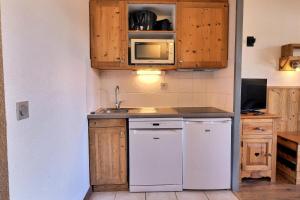 Résidence Grand Bois A - CONFORTABLE 2 PIECES, SKIS AUX PIEDS ET PROCHE DES COMMERCES MAE-2274