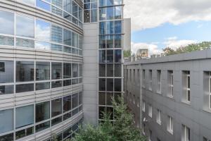 Lumina apartments next to Rondo ONZ