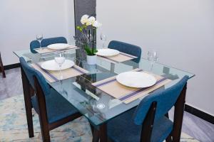 The best beautifully furnished apartments in kilimani near yaya center ,close proximity to major shopping malls ,restaurants with luxurious modern facilities