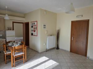 Garden apartment 20m from the sea