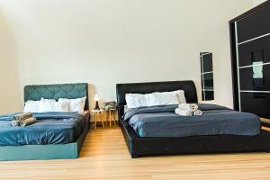 Retro Private Pool Villa at Puchong by HCK