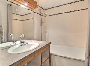 Résidence Grand Bois A - CONFORTABLE 2 PIECES + CABINE, SKIS AUX PIEDS ET PROCHE DES COMMERCES MAE-2014