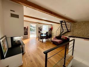 Corps de ferme à 10 minutes de Lyon